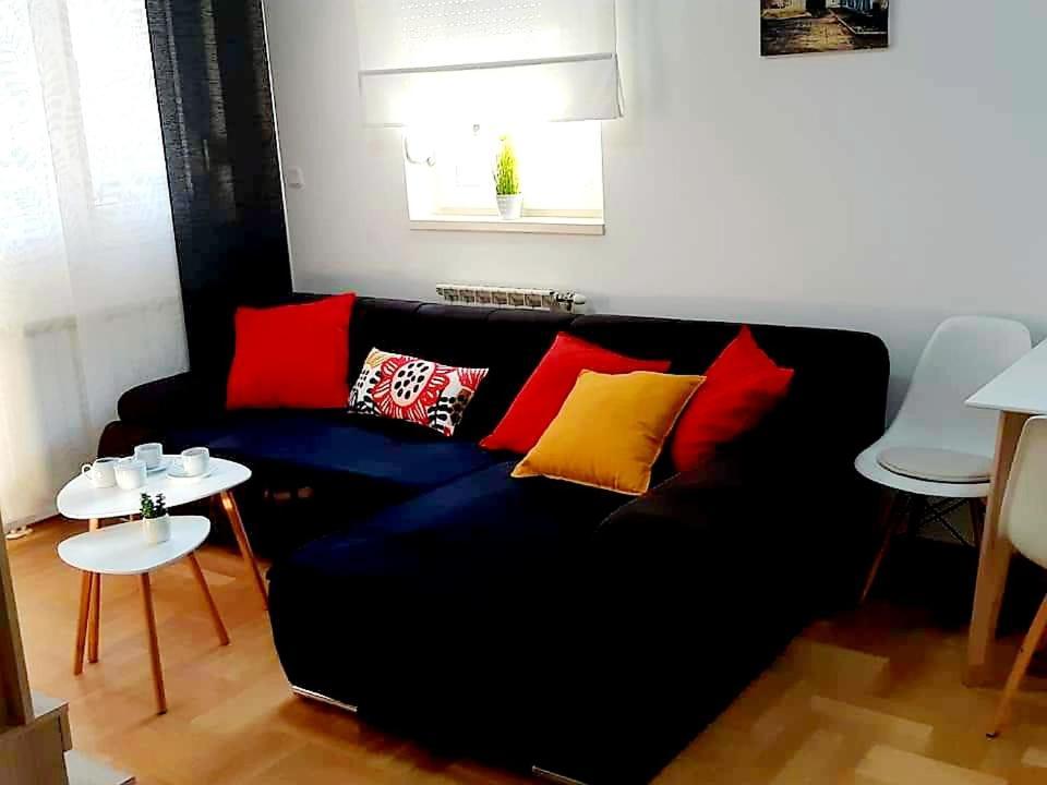 Apartment With Garage Lavici Zagreb Bagian luar foto