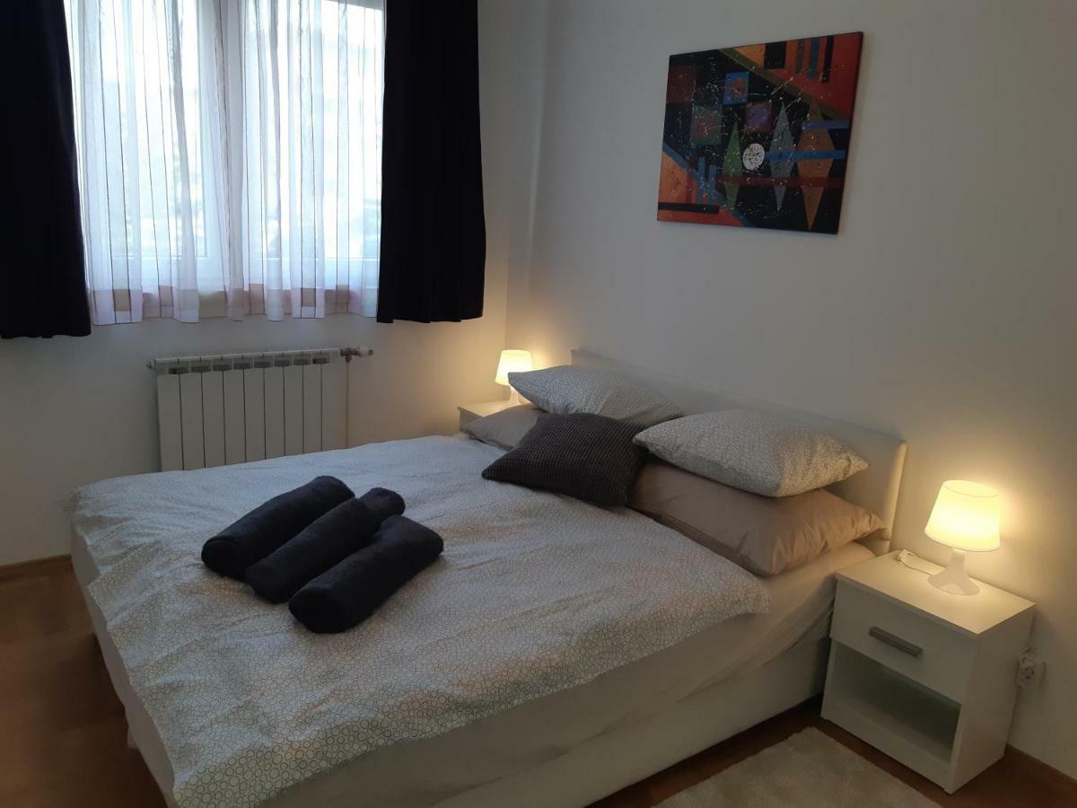 Apartment With Garage Lavici Zagreb Bagian luar foto