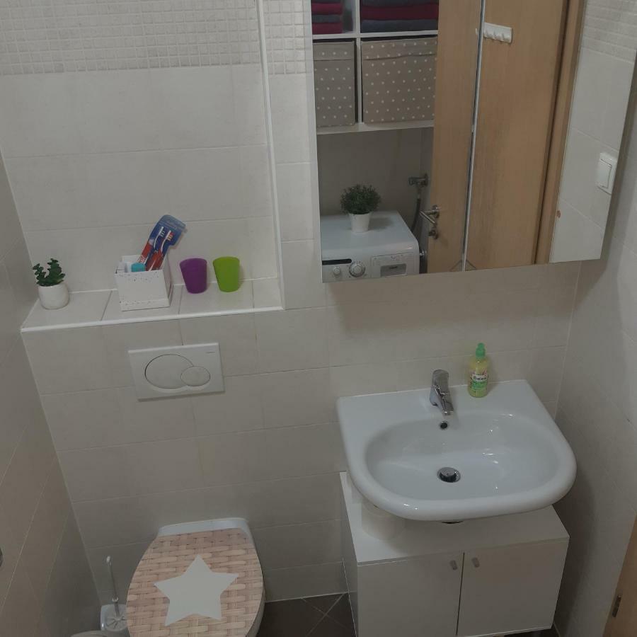 Apartment With Garage Lavici Zagreb Bagian luar foto
